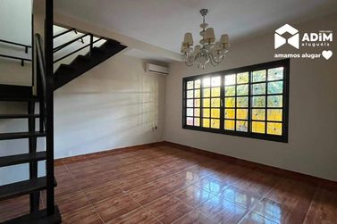 Casa para alugar - 319m&sup2; - Centro