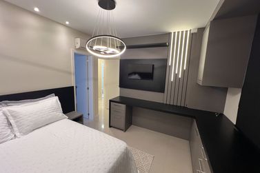 Apartamento &agrave; venda - 135m&sup2; - Meia Praia