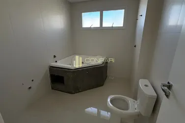 Apartamento &agrave; venda - 179m&sup2; - Meia Praia