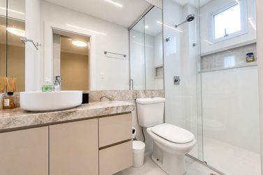 Apartamento &agrave; venda - 145m&sup2; - Meia Praia