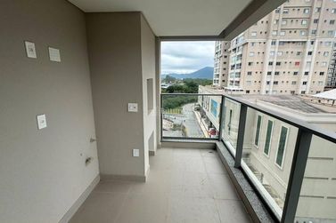 Apartamento &agrave; venda - 110m&sup2; - Meia Praia