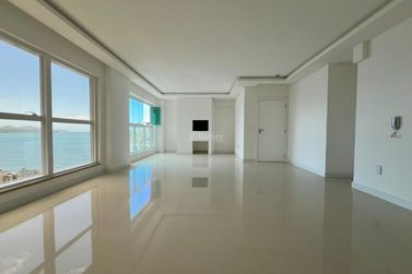 Apartamento &agrave; venda - 180m&sup2; - Meia Praia