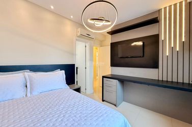 Apartamento &agrave; venda - 110m&sup2; - Meia Praia