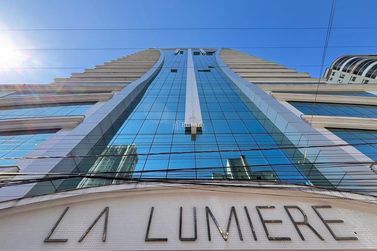 Apartamento &agrave; venda - 208m&sup2; - Meia Praia