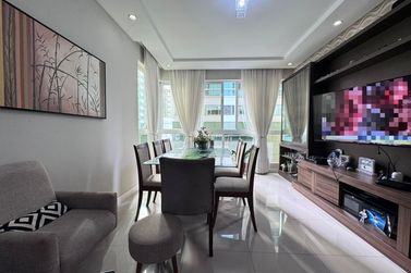 Apartamento &agrave; venda - 155m&sup2; - Centro