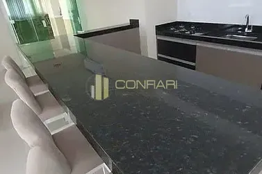 Apartamento &agrave; venda - 150m&sup2; - Meia Praia