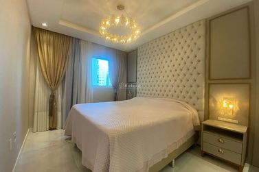 Apartamento &agrave; venda - 182m&sup2; - Meia Praia