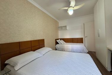 Apartamento para alugar - 170m&sup2; - Meia Praia