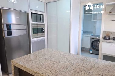 Apartamento para alugar - 172m&sup2; - Meia Praia
