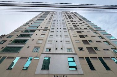Apartamento &agrave; venda - 180m&sup2; - Meia Praia