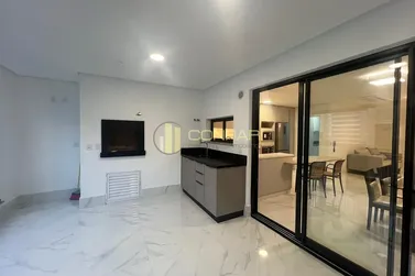 Apartamento para alugar - 187m&sup2; - meia praia