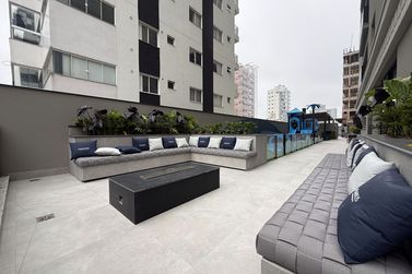 Apartamento &agrave; venda - 136m&sup2; - Meia Praia