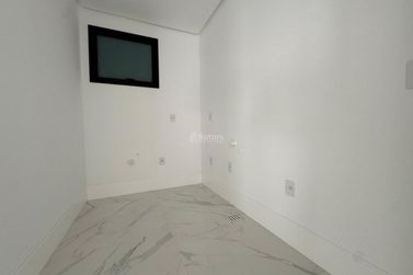 Apartamento &agrave; venda - 185m&sup2; - Meia Praia