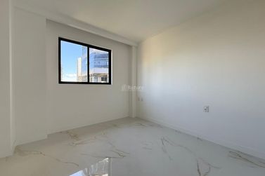 Apartamento &agrave; venda - 163m&sup2; - Meia Praia