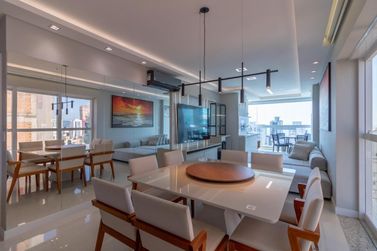 Apartamento para alugar - 148m&sup2; - Meia Praia