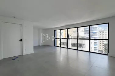 Apartamento &agrave; venda - 207m&sup2; - Meia Praia