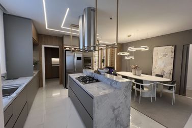 Apartamento &agrave; venda - 206m&sup2; - Meia Praia