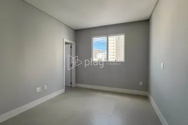 Apartamento &agrave; venda - 190m&sup2; - Meia Praia