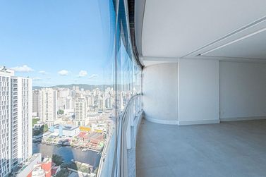 Apartamento &agrave; venda - Meia Praia