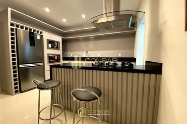 Apartamento &agrave; venda - 143m&sup2; - Meia Praia