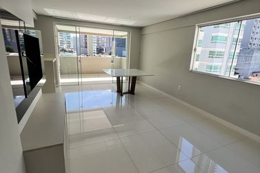 Apartamento &agrave; venda - 100m&sup2; - Meia Praia