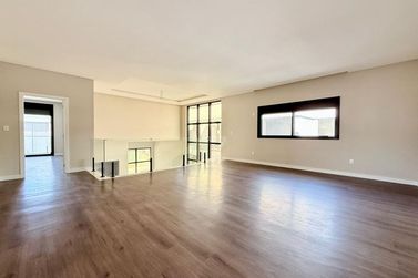 Casa &agrave; venda - 411m&sup2; - Centro