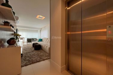 Apartamento &agrave; venda - 153m&sup2; - Meia Praia