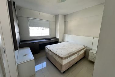 Apartamento &agrave; venda - 100m&sup2; - Meia Praia