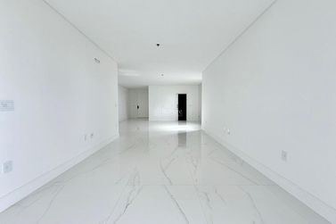 Apartamento &agrave; venda - 206m&sup2; - Meia Praia