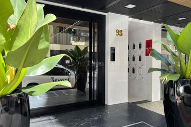 Apartamento &agrave; venda - 129m&sup2; - Meia Praia