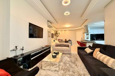 Apartamento &agrave; venda - 161m&sup2; - Centro