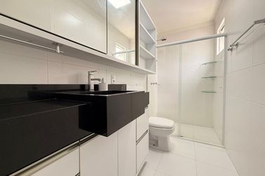 Apartamento &agrave; venda - 198m&sup2; - Meia Praia