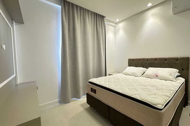 Apartamento &agrave; venda - 151m&sup2; - Meia Praia