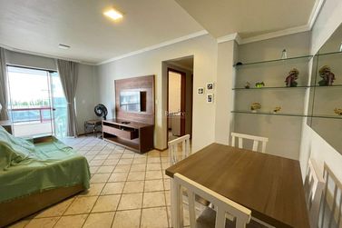 Apartamento &agrave; venda - 80m&sup2; - Meia Praia