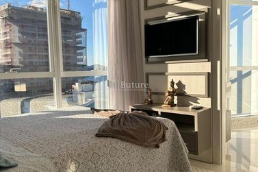 Apartamento &agrave; venda - 229m&sup2; - Meia Praia