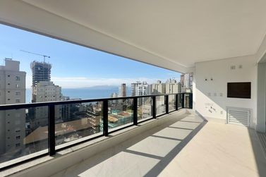 Apartamento &agrave; venda - 180m&sup2; - Meia Praia