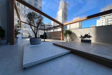 Apartamento &agrave; venda - 123m&sup2; - Meia Praia