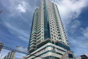 Apartamento &agrave; venda - 197m&sup2; - Meia Praia