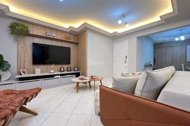Apartamento &agrave; venda - 139m&sup2; - Meia Praia