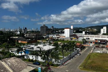 Apartamento para alugar - 68m&sup2; - Centro