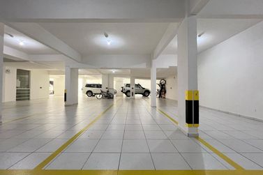 Apartamento &agrave; venda - 171m&sup2; - Meia Praia