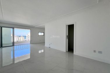 Apartamento &agrave; venda - 160m&sup2; - Centro