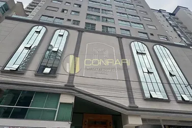 Apartamento para alugar - 110m&sup2; - Meia Praia