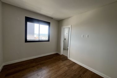 Apartamento &agrave; venda - 184m&sup2; - Meia Praia