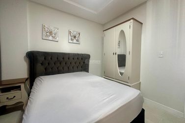 Apartamento &agrave; venda - 107m&sup2; - Meia Praia