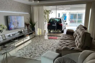 Casa &agrave; venda - 196m&sup2; - Perequ&ecirc;