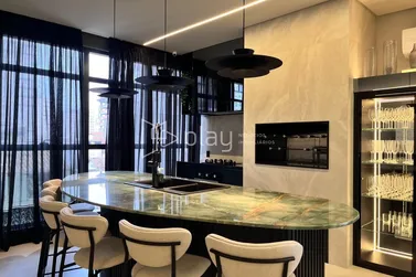 Apartamento &agrave; venda - 132m&sup2; - Meia Praia