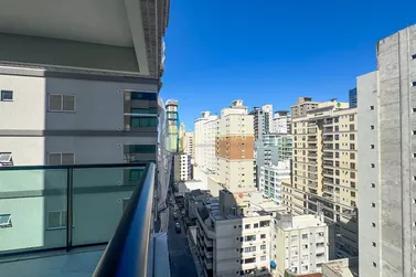 Apartamento &agrave; venda - 130m&sup2; - Meia Praia