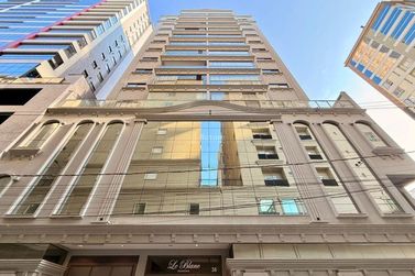 Apartamento &agrave; venda - 114m&sup2; - Meia Praia