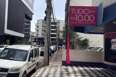 Sala Comercial para alugar - 61m&sup2; - Meia Praia